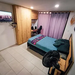 Acogedor Loft Frente Al Tranvia Apartamento